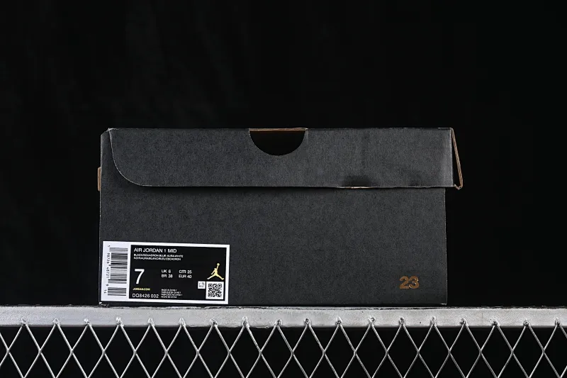 All categories Air Jordan Jordan series basketball shoes Air Jordan 1 Mid G version pure original Air Jordan 1 Mid AJ1 Joe 1 black and white gray mid-top cultural casual sneakers DQ8426-002